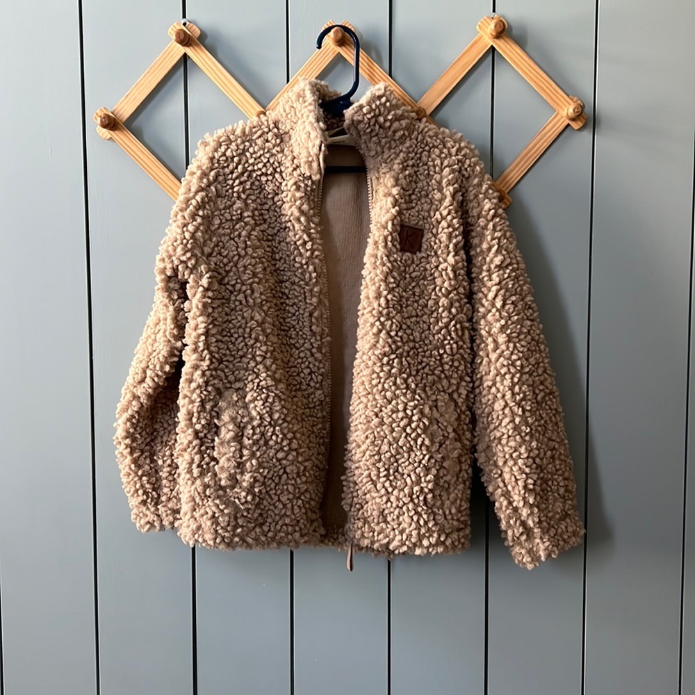Kuling teddy jacket size 122 (about size 7)